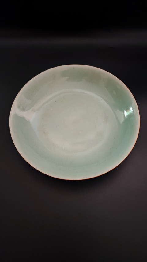 古玩陶瓷清中期豆青釉盤拍賣,當前價格380元