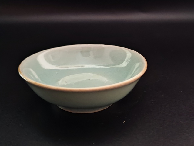 古玩陶瓷清中期豆青釉小盤拍賣，當(dāng)前價(jià)格288元