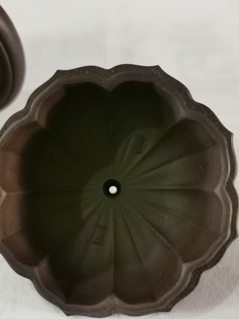 古玩雜項(xiàng)菱花壺拍賣，當(dāng)前價(jià)格1380元