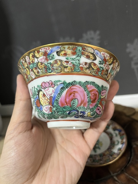 古玩陶瓷廣彩花蝶紋杯碟拍賣,當前價格488元