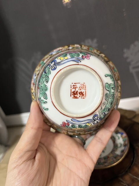 古玩陶瓷廣彩花蝶紋杯碟拍賣,當前價格488元