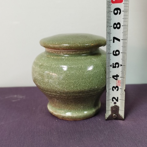 古玩陶瓷元代龍泉青瓷蓋罐拍賣,當(dāng)前價(jià)格1150元