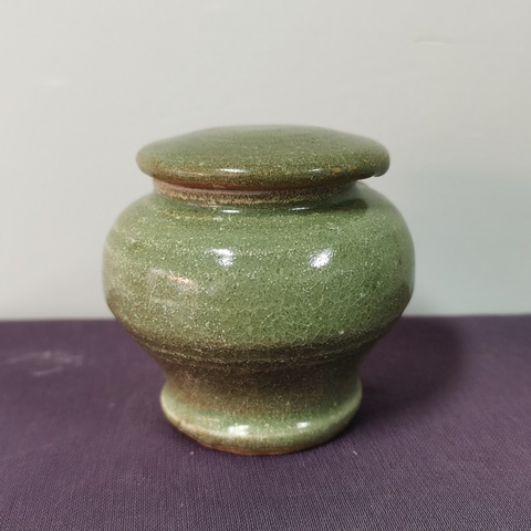 古玩陶瓷元代龍泉青瓷蓋罐拍賣,當(dāng)前價(jià)格1150元