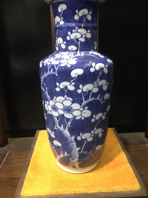 古玩陶瓷(已實物鑒真)晚清-青花留白冰梅紋-棒槌瓶拍賣,當(dāng)前價格0元