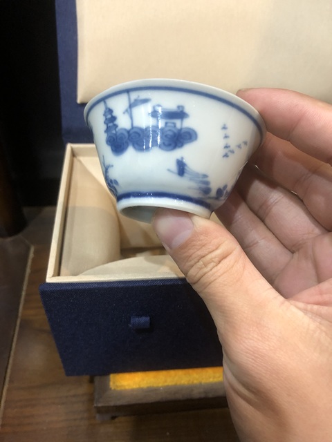 古玩陶瓷(精品品茗杯)清·康熙·訪友圖·青花品茗杯一對拍賣,當前價格2124元