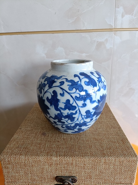 古玩陶瓷精品大明嘉靖年制款青花纏枝花卉紋罐拍賣,當前價格980元