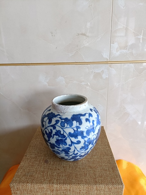 古玩陶瓷精品大明嘉靖年制款青花纏枝花卉紋罐拍賣,當前價格980元