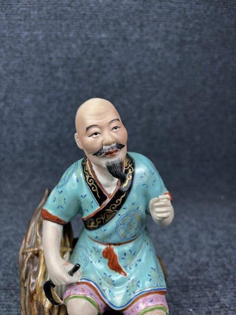古玩陶瓷粉彩樵夫塑像拍賣，當前價格1588元