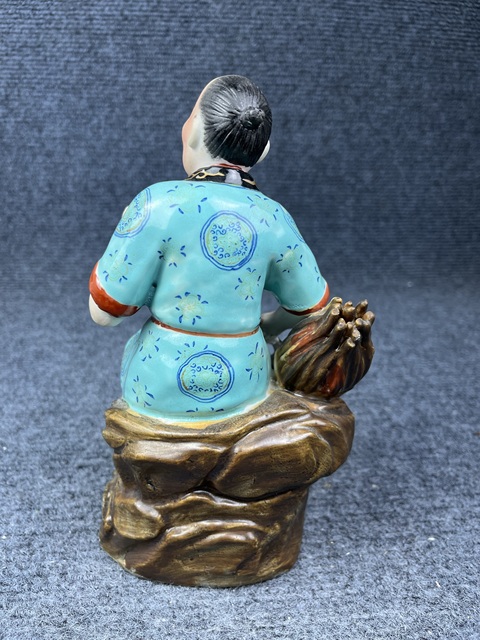 古玩陶瓷粉彩樵夫塑像拍賣，當前價格1588元