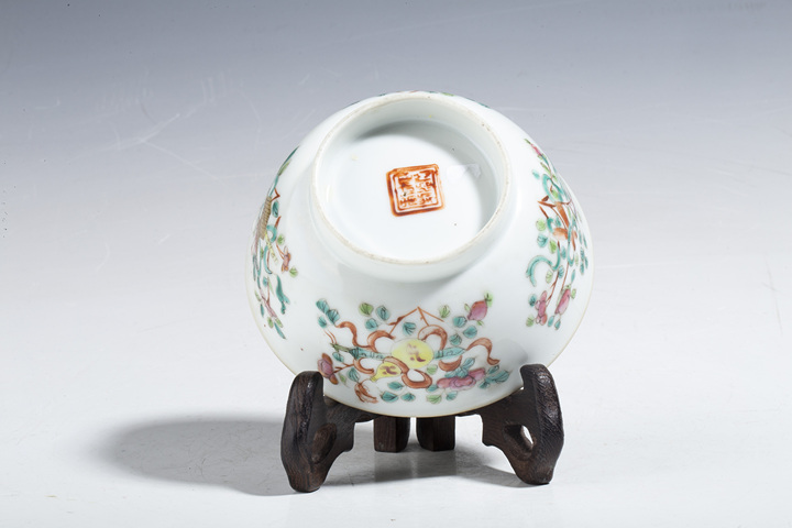 古玩陶瓷晚清·粉彩暗八仙紋小碗拍賣,當(dāng)前價(jià)格1588元