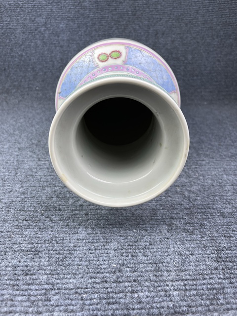 古玩陶瓷粉彩錦雞牡丹大棒槌瓶拍賣，當(dāng)前價(jià)格5588元