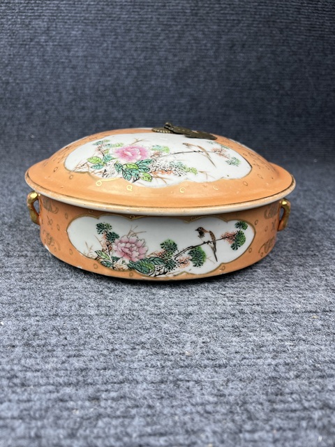 古玩陶瓷粉彩**紅開窗描金花鳥紋一品鍋拍賣,當前價格1888元