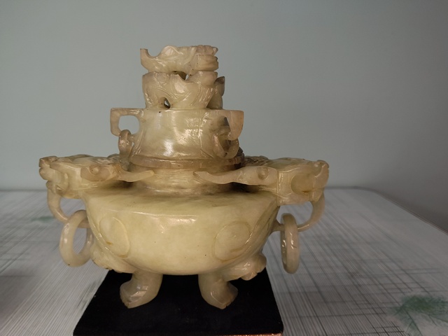 古玩玉器岫玉雕“雙耳三足爐”拍賣,當前價格1480元