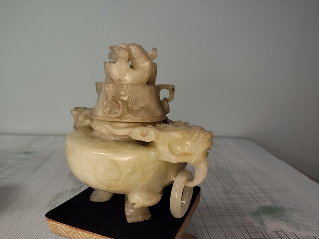古玩玉器岫玉雕“雙耳三足爐”拍賣,當前價格1480元