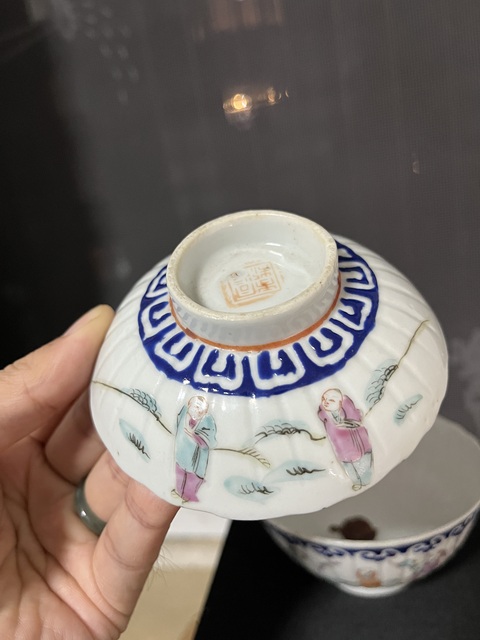 古玩陶瓷粉彩人物故事瓜棱蓋碗拍賣，當前價格1888元