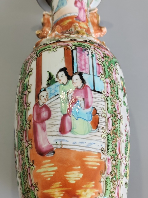 古玩陶瓷清末廣彩螭龍雙獅耳人物故事紋瓶拍賣，當(dāng)前價格2360元