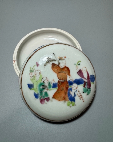 古玩陶瓷清同治粉彩五子奪魁圖蓋盒拍賣，當(dāng)前價(jià)格680元