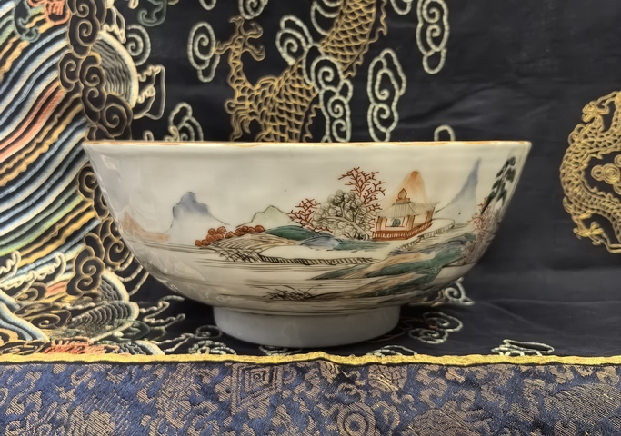 古玩陶瓷康熙粉彩山水人物紋墩式大碗(口徑23.8厘米)拍賣(mài),當(dāng)前價(jià)格9888元