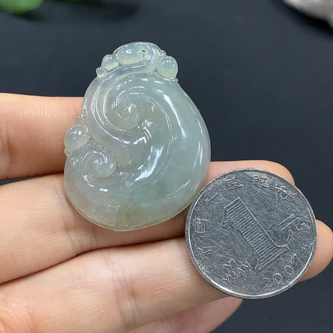古玩玉器70天然翡翠雕刻如意紋飾掛墜拍賣,當前價格270元