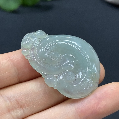 古玩玉器70天然翡翠雕刻如意紋飾掛墜拍賣,當前價格270元