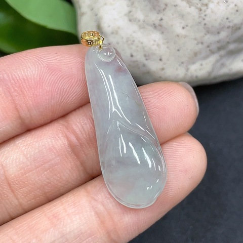 古玩玉器73天然翡翠雕刻玉蘭花紋飾掛墜(正冰種)拍賣,當(dāng)前價(jià)格180元