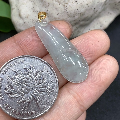 古玩玉器73天然翡翠雕刻玉蘭花紋飾掛墜(正冰種)拍賣,當(dāng)前價(jià)格180元
