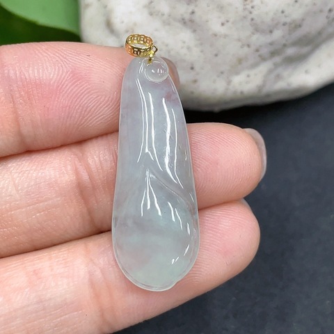古玩玉器73天然翡翠雕刻玉蘭花紋飾掛墜(正冰種)拍賣,當(dāng)前價(jià)格180元