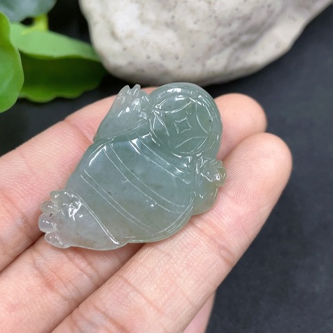 古玩玉器74天然翡翠雕刻金蟾紋飾掛墜拍賣,當前價格180元