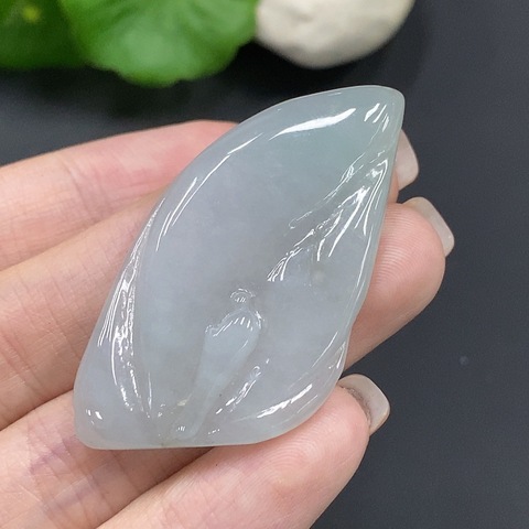 76天然翡翠雕刻悟道題材掛墜拍賣，當(dāng)前價(jià)格350元