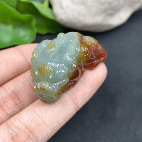 77天然翡翠雕刻貔貅掛件，拍賣，當(dāng)前價(jià)格350元