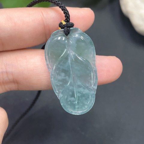 古玩玉器84天然翡翠雕刻花葉題材掛墜（正冰種拍賣，當前價格370元