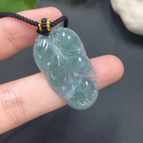 古玩玉器84天然翡翠雕刻花葉題材掛墜（正冰種拍賣，當前價格370元