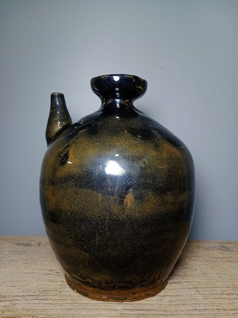 古玩陶瓷磁州窯窯變黑釉執(zhí)壺拍賣(mài),當(dāng)前價(jià)格1300元
