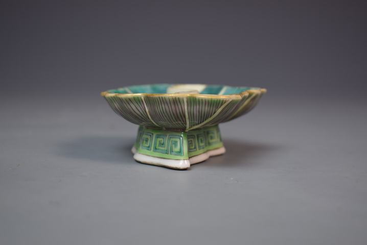 古玩陶瓷清同治三彩仿生葉子型筆舔拍賣,當(dāng)前價(jià)格4288元