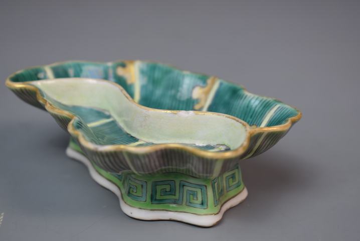 古玩陶瓷清同治三彩仿生葉子型筆舔拍賣,當(dāng)前價(jià)格4288元