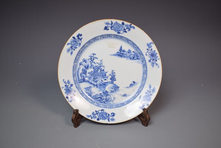 古玩陶瓷清乾隆青花山水樓閣紋盤拍賣，當前價格2000元