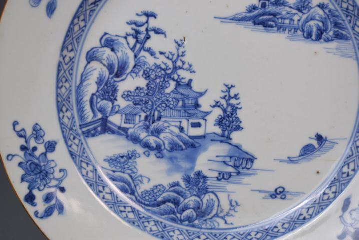 古玩陶瓷清乾隆青花山水樓閣紋盤拍賣，當前價格2000元