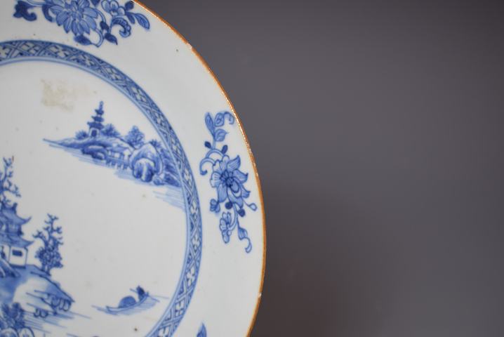 古玩陶瓷清乾隆青花山水樓閣紋盤拍賣，當前價格2000元