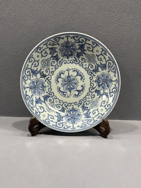 古玩陶瓷外霽藍(lán)釉內(nèi)青花纏枝花紋盤拍賣,當(dāng)前價(jià)格5888元