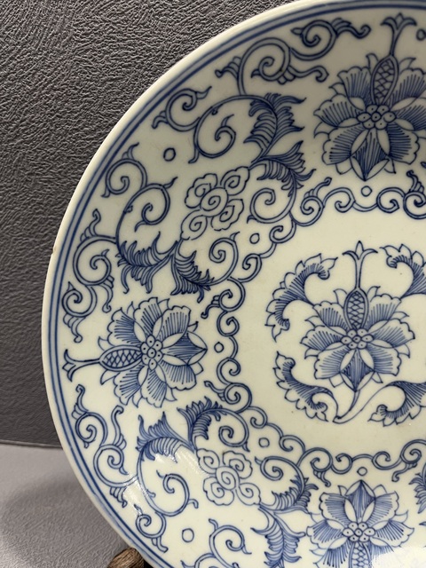 古玩陶瓷外霽藍(lán)釉內(nèi)青花纏枝花紋盤拍賣,當(dāng)前價(jià)格5888元