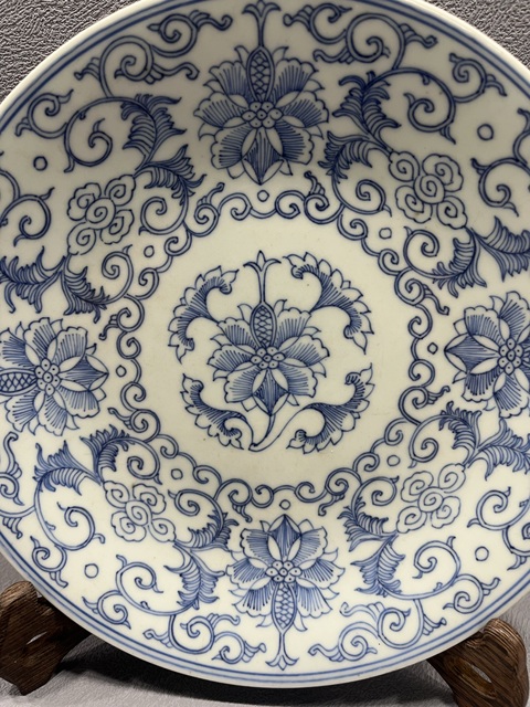 古玩陶瓷外霽藍(lán)釉內(nèi)青花纏枝花紋盤拍賣,當(dāng)前價(jià)格5888元