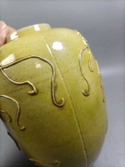 古玩陶瓷民國素三彩貼塑瓜瓞綿綿圖罐拍賣，當前價格1980元