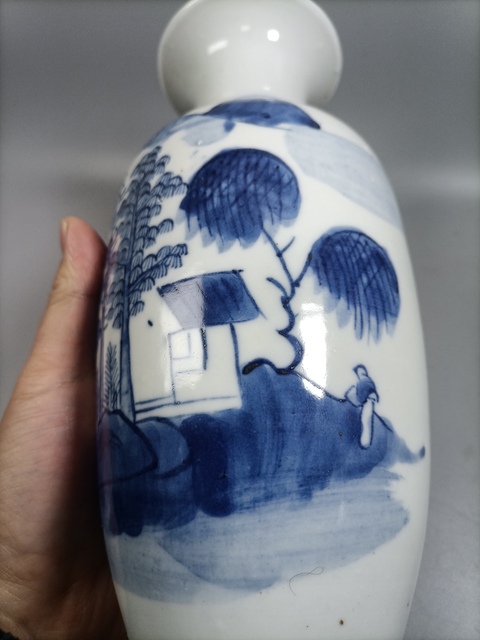古玩陶瓷晚清青花山水樓閣紋羅漢瓶拍賣,當前價格2780元