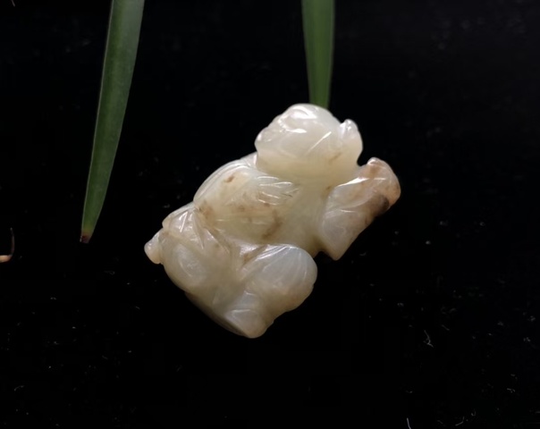 古玩玉器明末清初和田玉雕“童子”拍賣，當前價格9500元