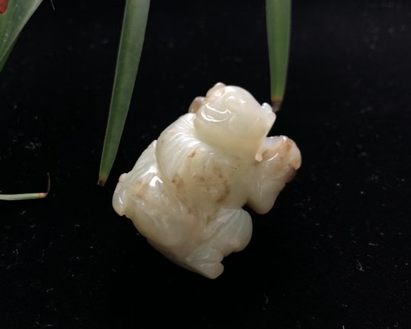 古玩玉器明末清初和田玉雕“童子”拍賣，當前價格9500元