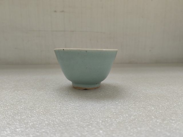 古玩陶瓷豆青釉仰鐘杯拍賣,當(dāng)前價(jià)格450元