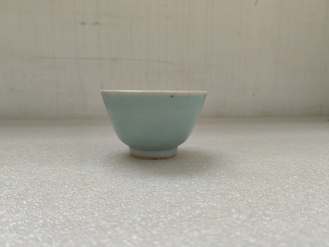 古玩陶瓷豆青釉仰鐘杯拍賣,當(dāng)前價(jià)格450元