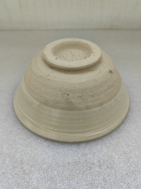 古玩陶瓷磁州窯淺黃釉碗拍賣,當前價格680元