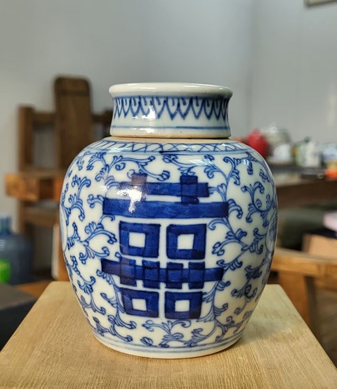 古玩陶瓷青花纏枝花卉喜字紋罐拍賣,當(dāng)前價(jià)格5800元
