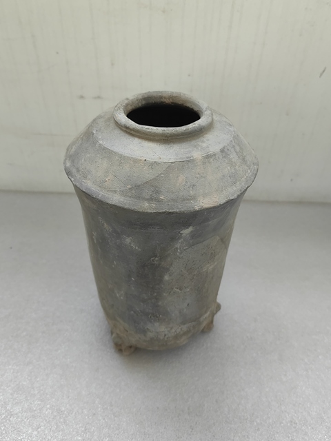 古玩陶瓷灰陶三獸足陶倉拍賣,當前價格780元